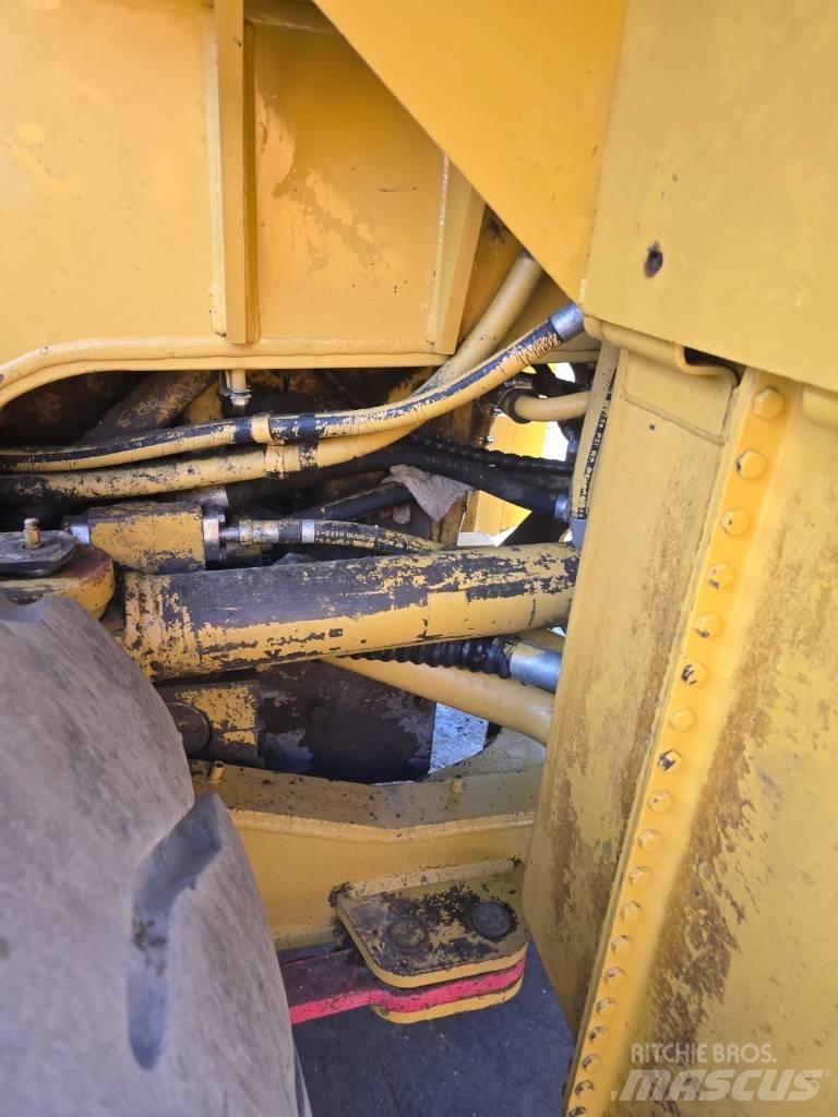 CAT 980 G Pale gommate
