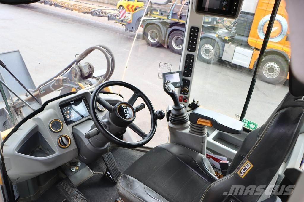 JCB 427 HT T4F Pale gommate