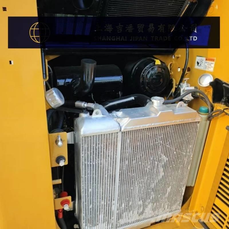 CAT 246 C Mini Pale Gommate