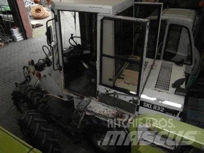 Schaeff SKL 832 Pale gommate