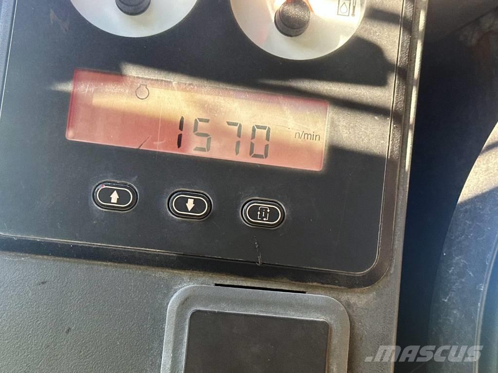 CAT 246 C Mini Pale Gommate