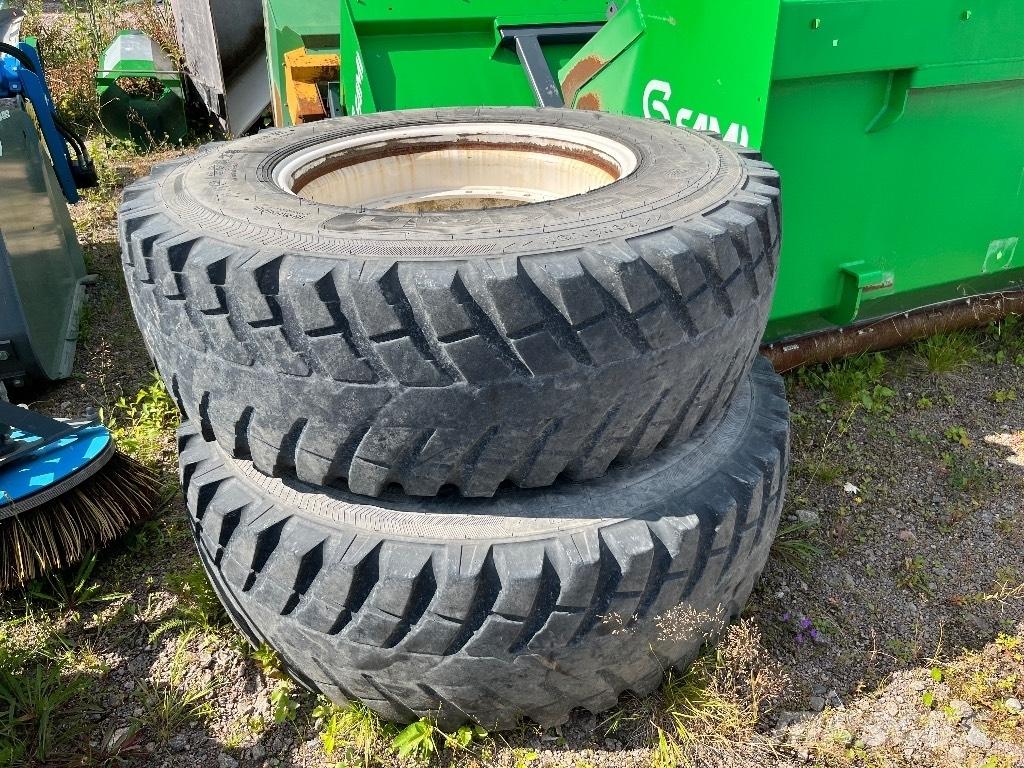 Nokian 16.9 R28 Pneumatici, ruote e cerchioni