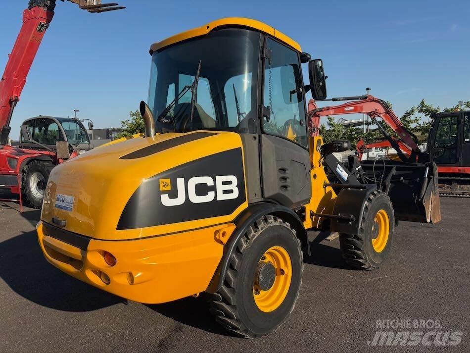 JCB 406 Pale gommate