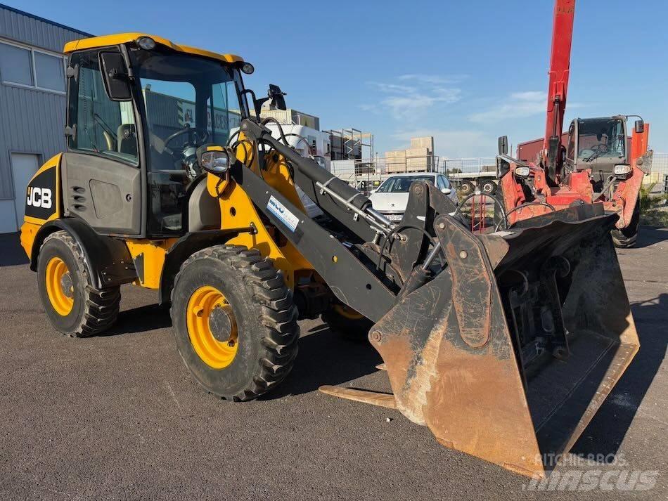 JCB 406 Pale gommate