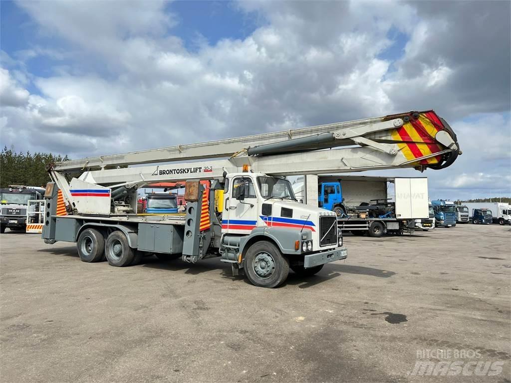Volvo N12-1-V-6X2 Autogru