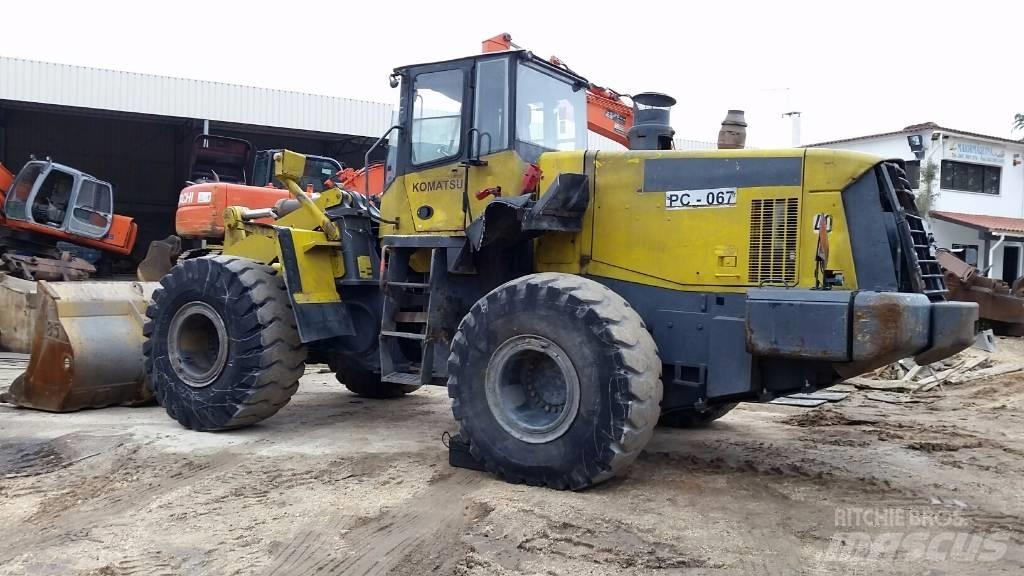 Komatsu WA470-5 Pale gommate