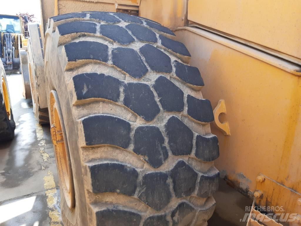 Volvo L 150 F Pale gommate