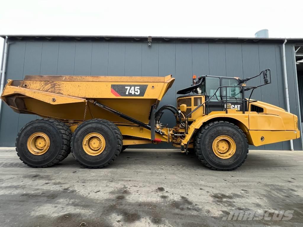 CAT 745 Dumpers articolati