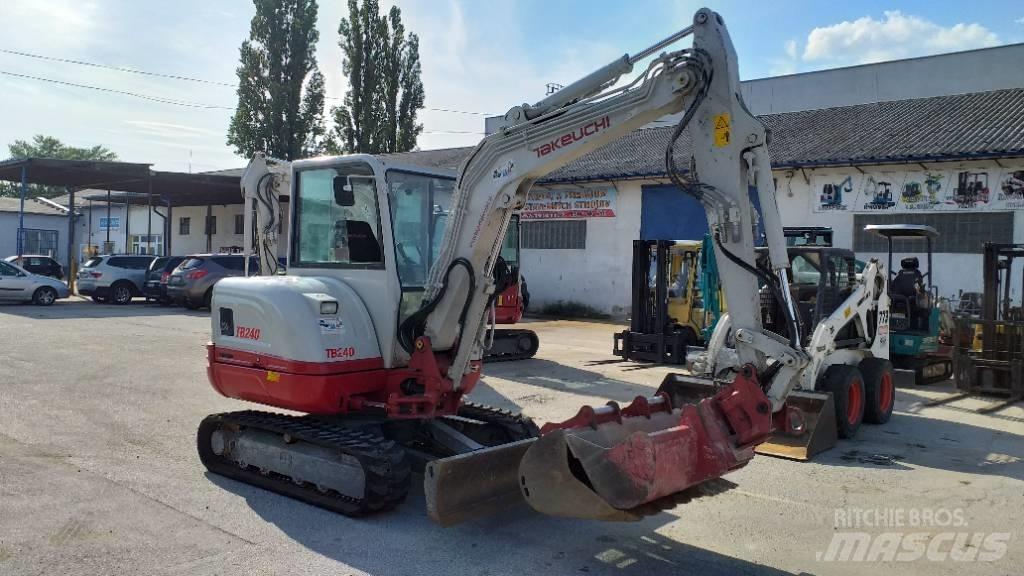 Takeuchi TB 240 Miniescavatori