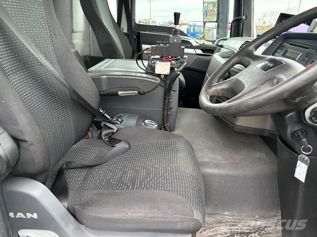 MAN TGS32.400 Camion con gancio di sollevamento