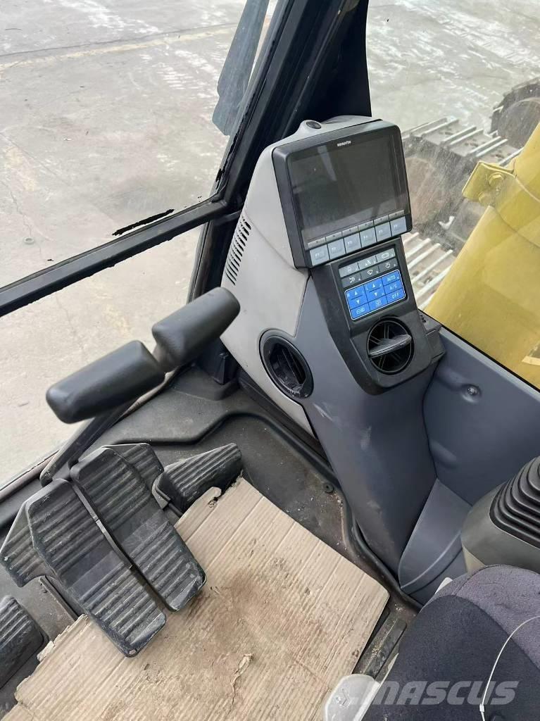 Komatsu PC490-10 Escavatori cingolati