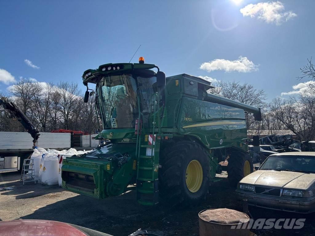 John Deere T670 Mietitrebbiatrici