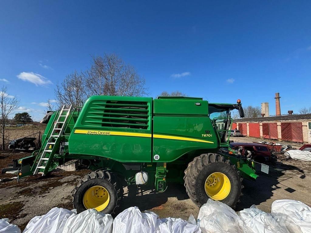 John Deere T670 Mietitrebbiatrici