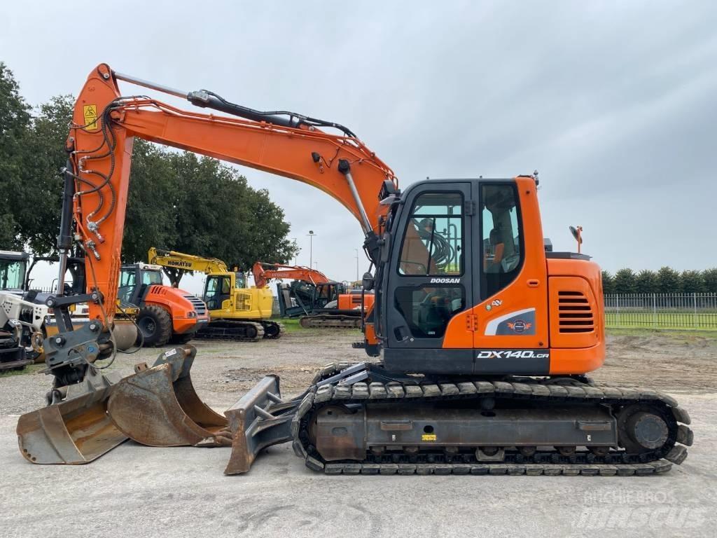 Doosan DX 140 LCR-5 Escavatori cingolati