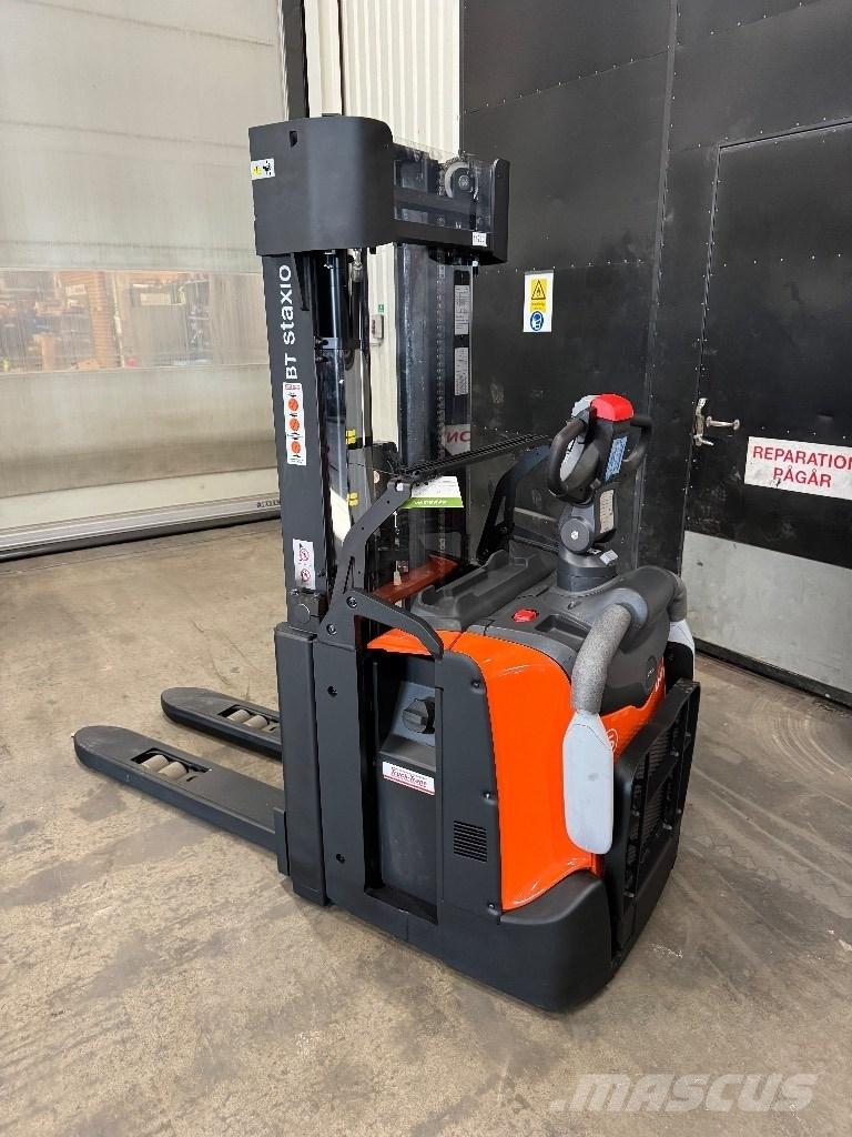 Toyota SPE140L Transpallet uomo a terra