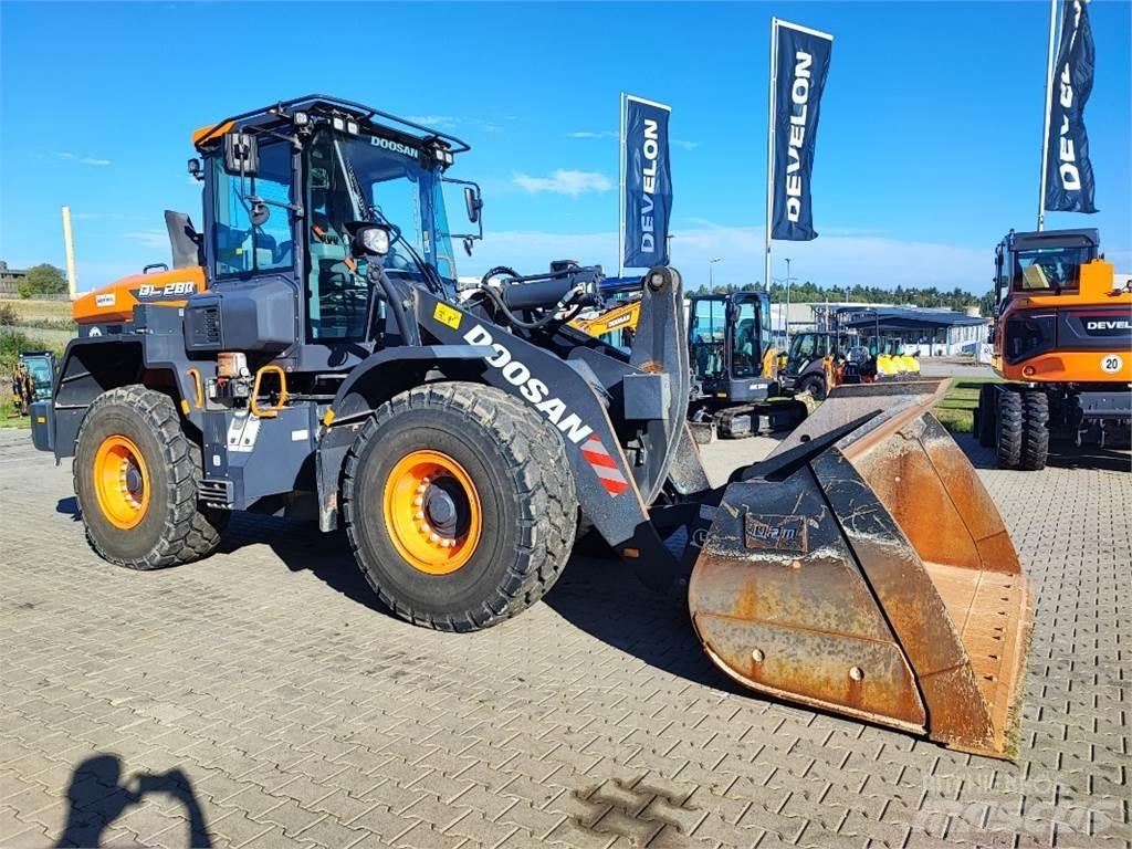 Doosan DL280-7 Pale gommate