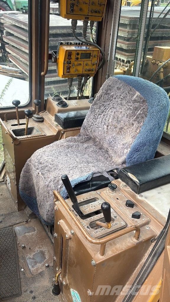 CAT D 4 C Dozer cingolati