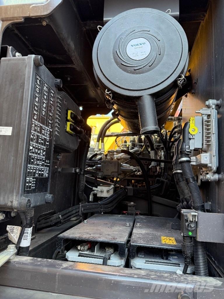 Volvo EC220E Escavatori cingolati