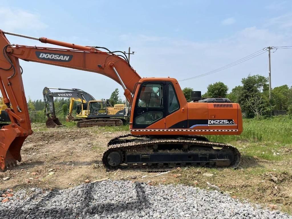 Doosan DH225 Escavatori cingolati