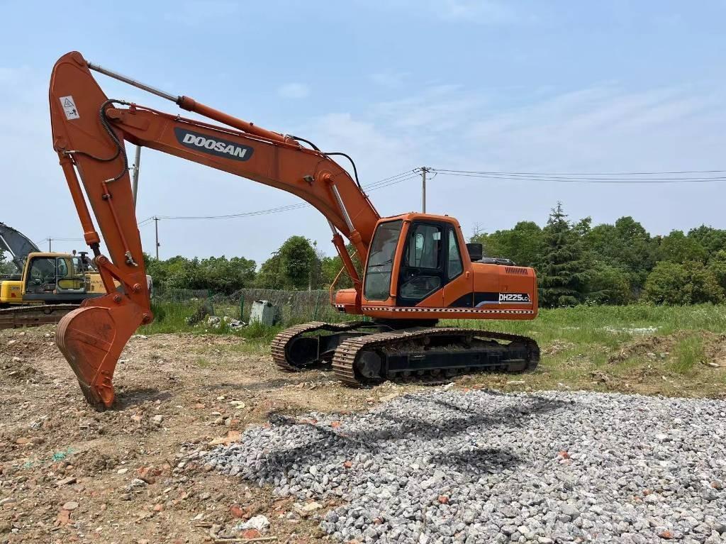 Doosan DH225 Escavatori cingolati
