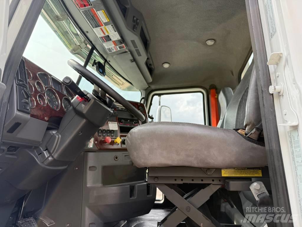 Mack CXU 613 Motrici e Trattori Stradali