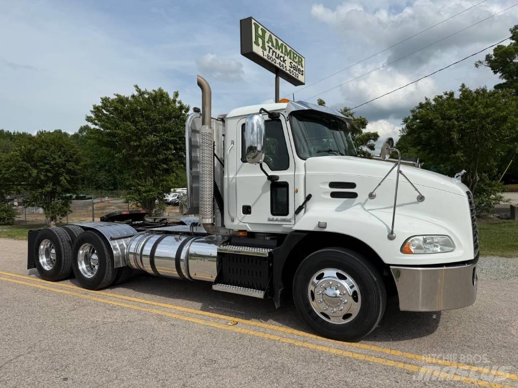 Mack CXU 613 Motrici e Trattori Stradali