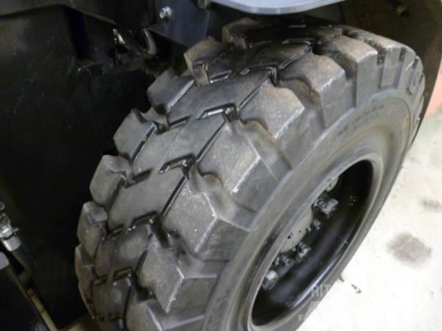 Toyota 52 - 2 - FDJF 35 Carrelli elevatori diesel