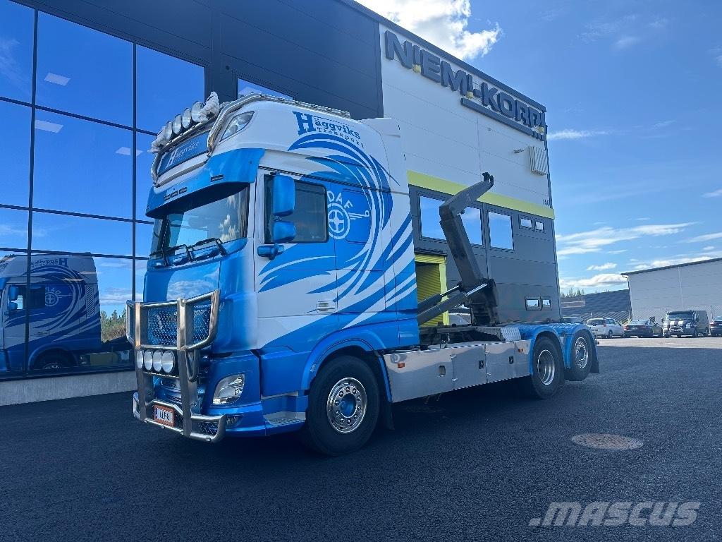 DAF XF 530 6x2*4 Camion con gancio di sollevamento