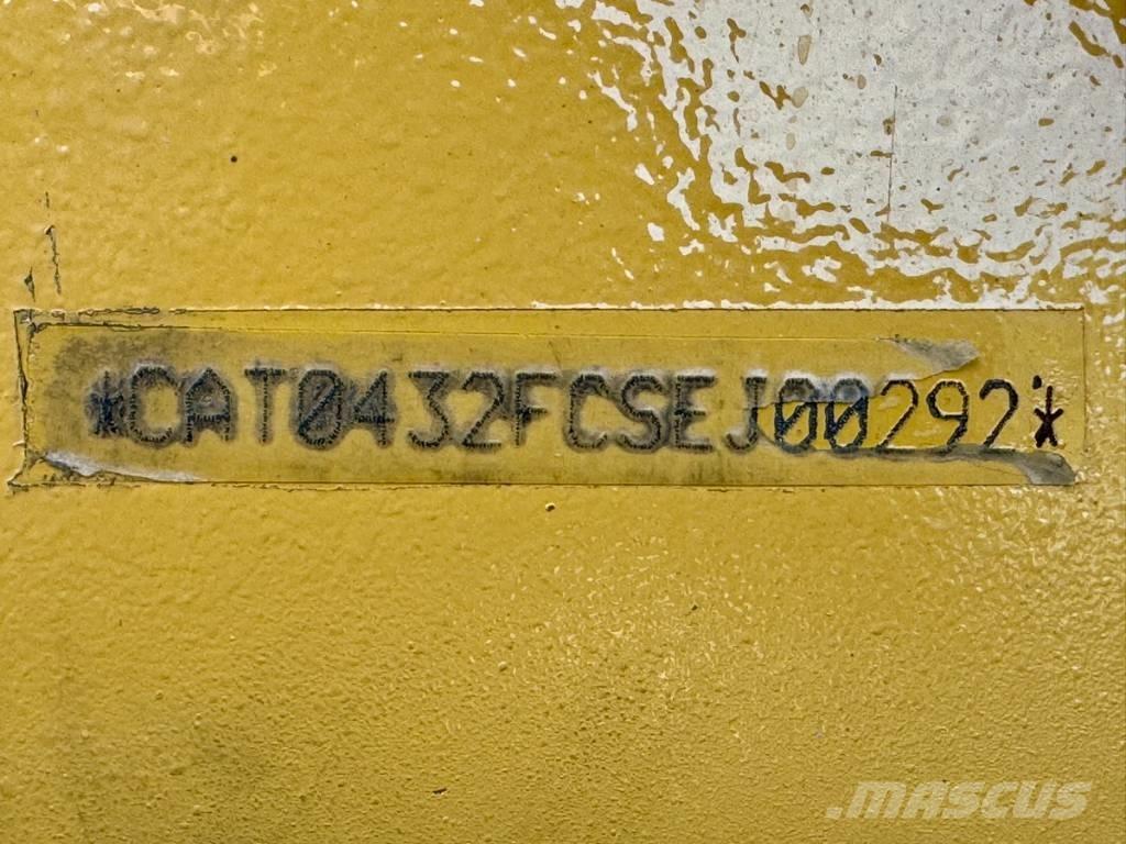 CAT 432 F Terne