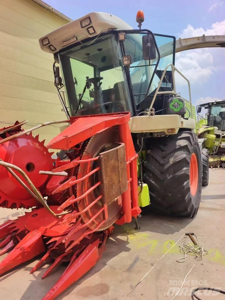 CLAAS Jaguar 870 Trince semoventi