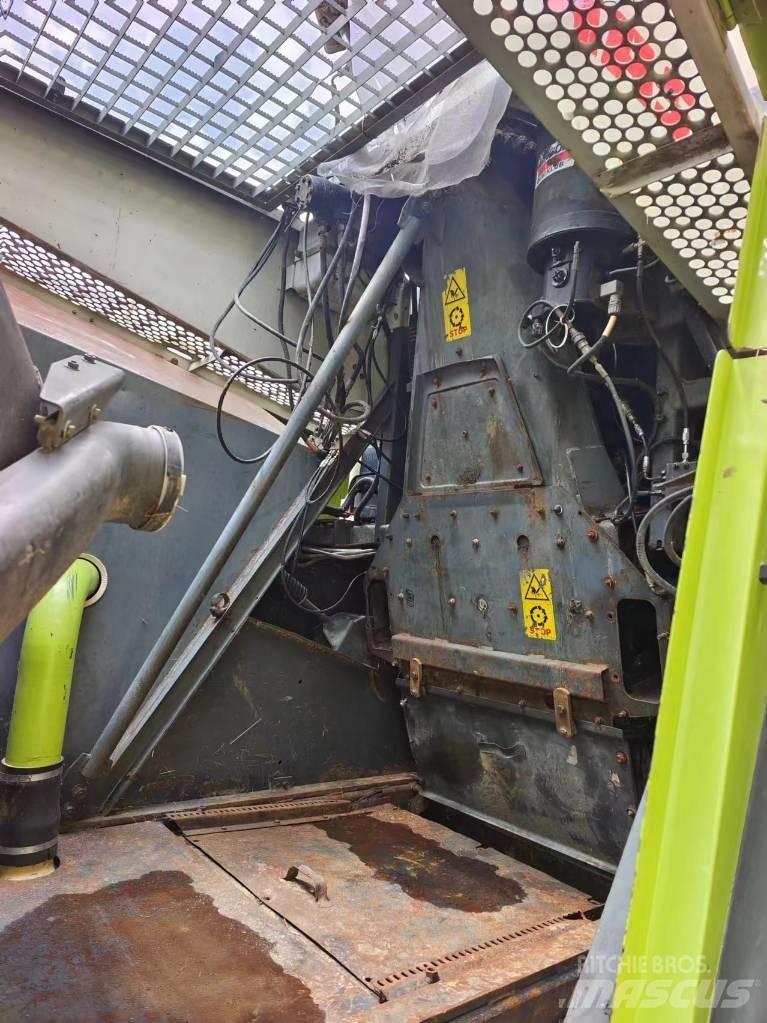 CLAAS Jaguar 870 Trince semoventi