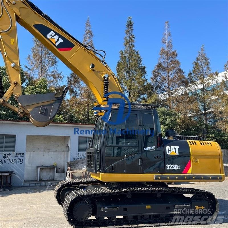 CAT 323D2 Escavatori cingolati