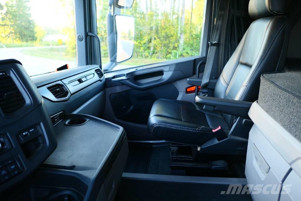 Scania R590B6x2nb Camion con gancio di sollevamento