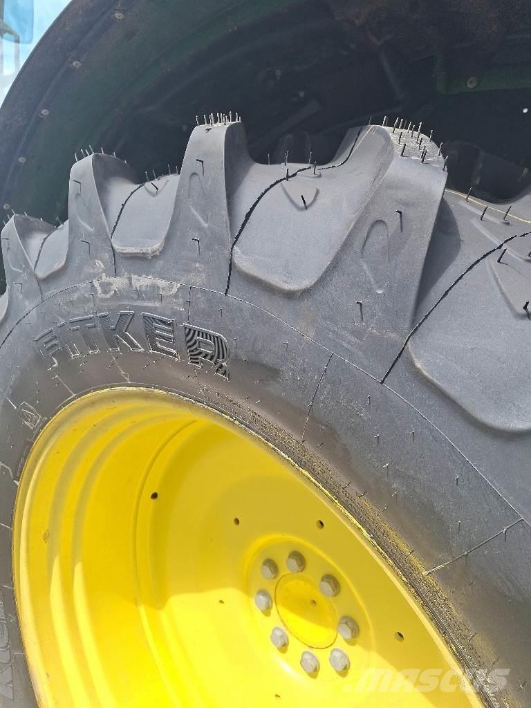 John Deere 6110R Trattori