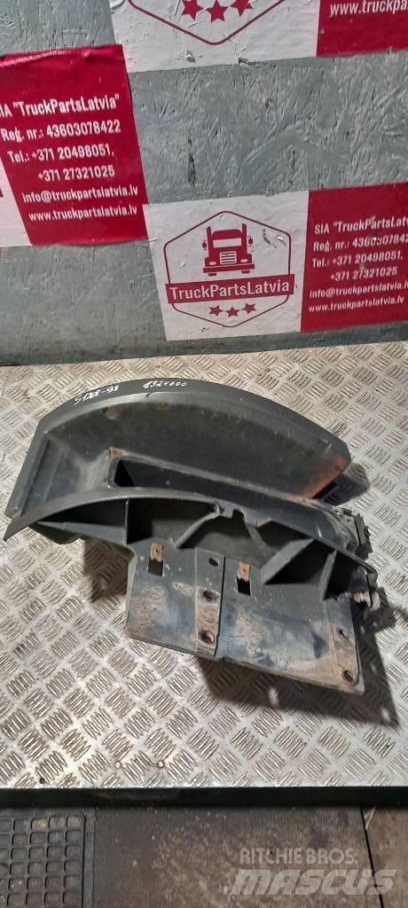 Scania 94 D.     1324600 Cabine e interni