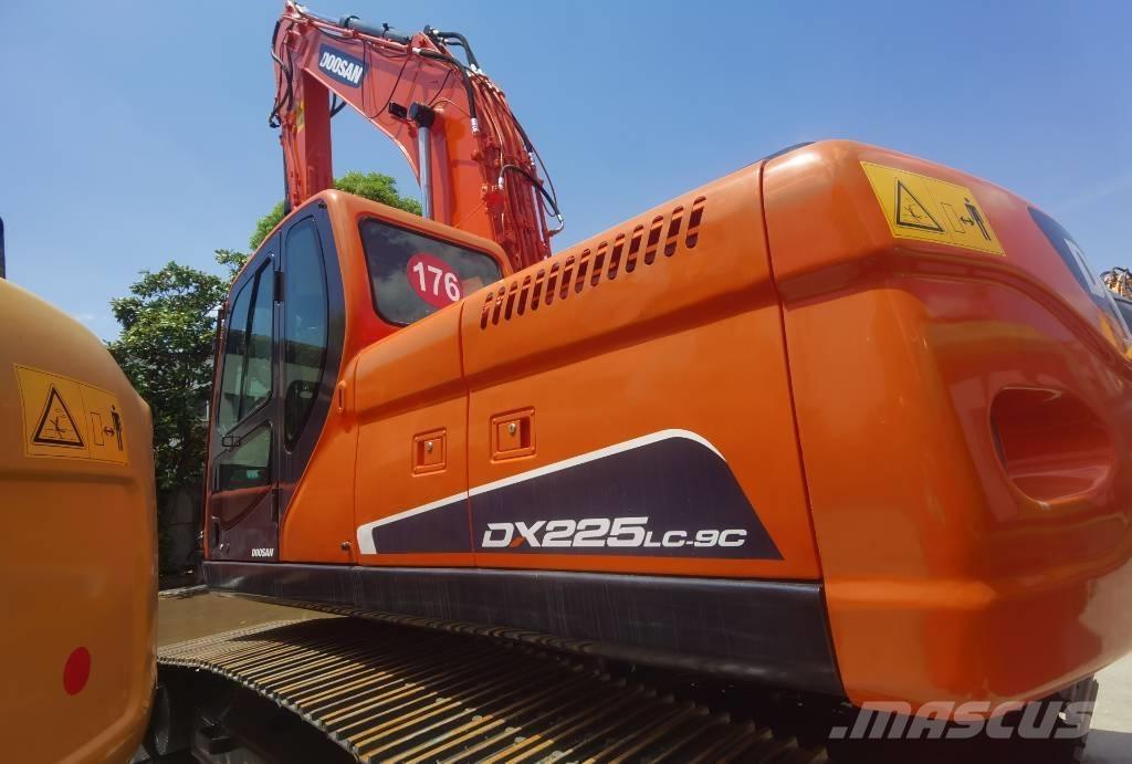 Doosan DX 225 LC-9C Escavatori cingolati