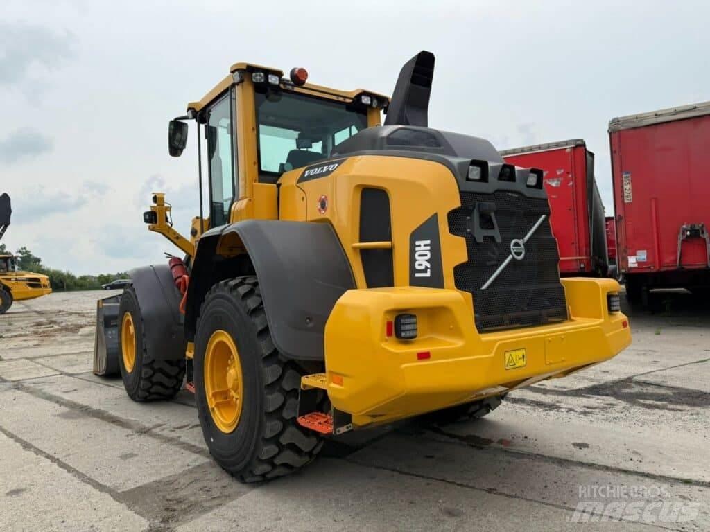 Volvo L90H Pale gommate