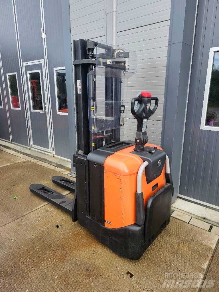 BT SPE 125 L 4150mm Transpallet uomo a terra