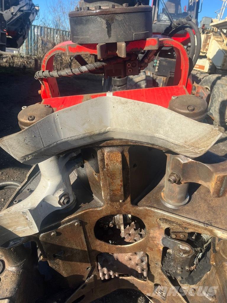 Komatsu 901 TX Abbattitrici, Disboscatrici