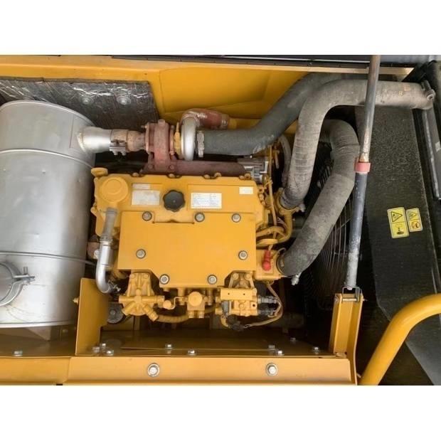 CAT 318d2 Escavatori cingolati
