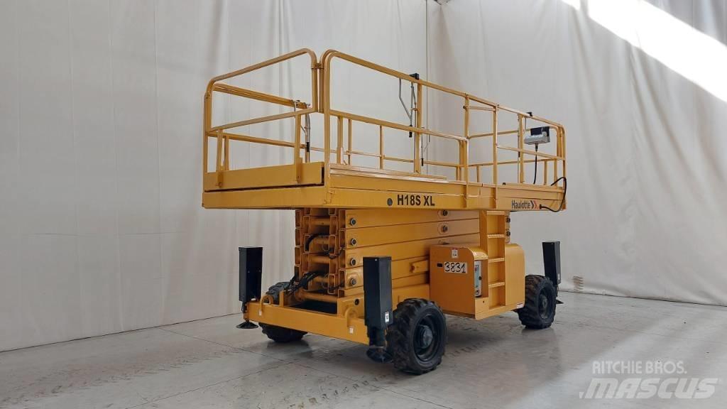 Haulotte HA 18 SXL Piattaforme a pantografo