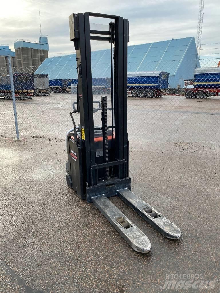 Toyota BT SPE 140 Transpallet uomo a terra