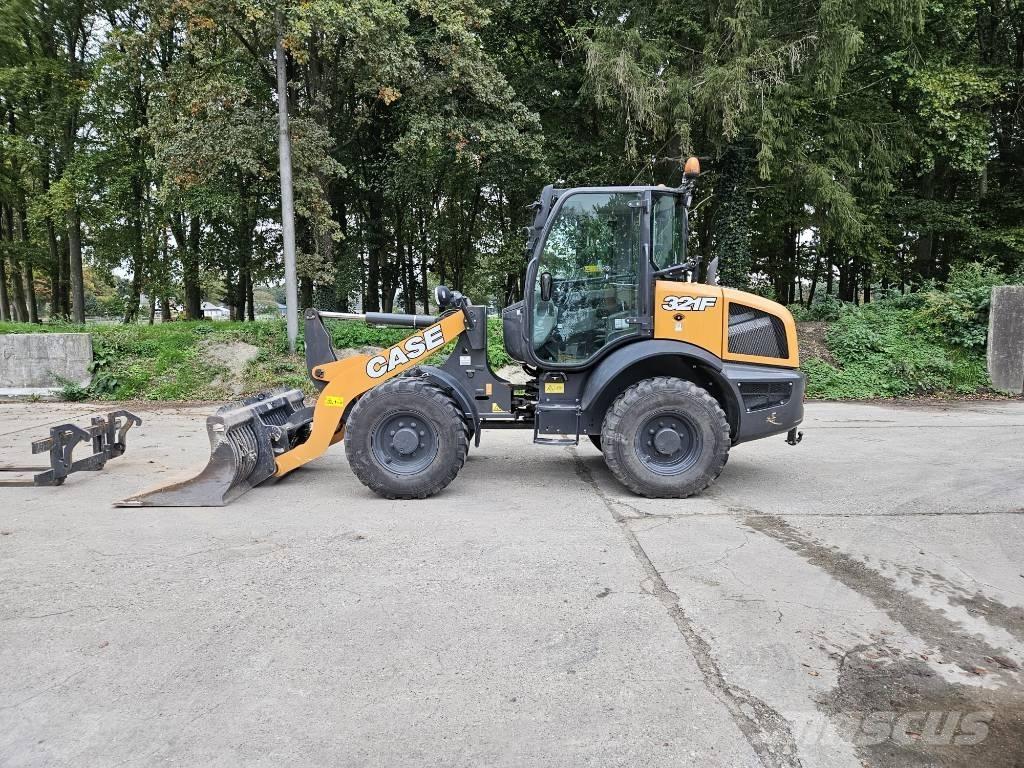 CASE 321F Pale gommate