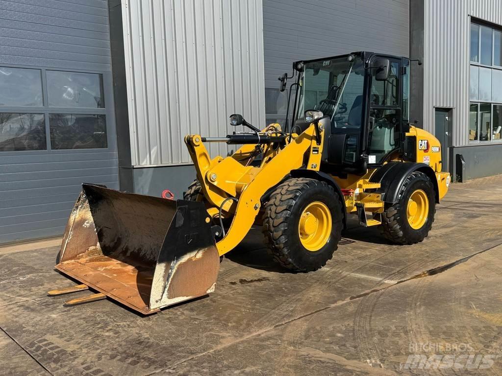 CAT 908M Pale gommate