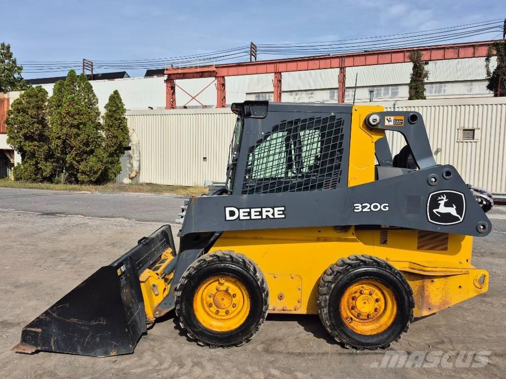 John Deere 320G Mini Pale Gommate