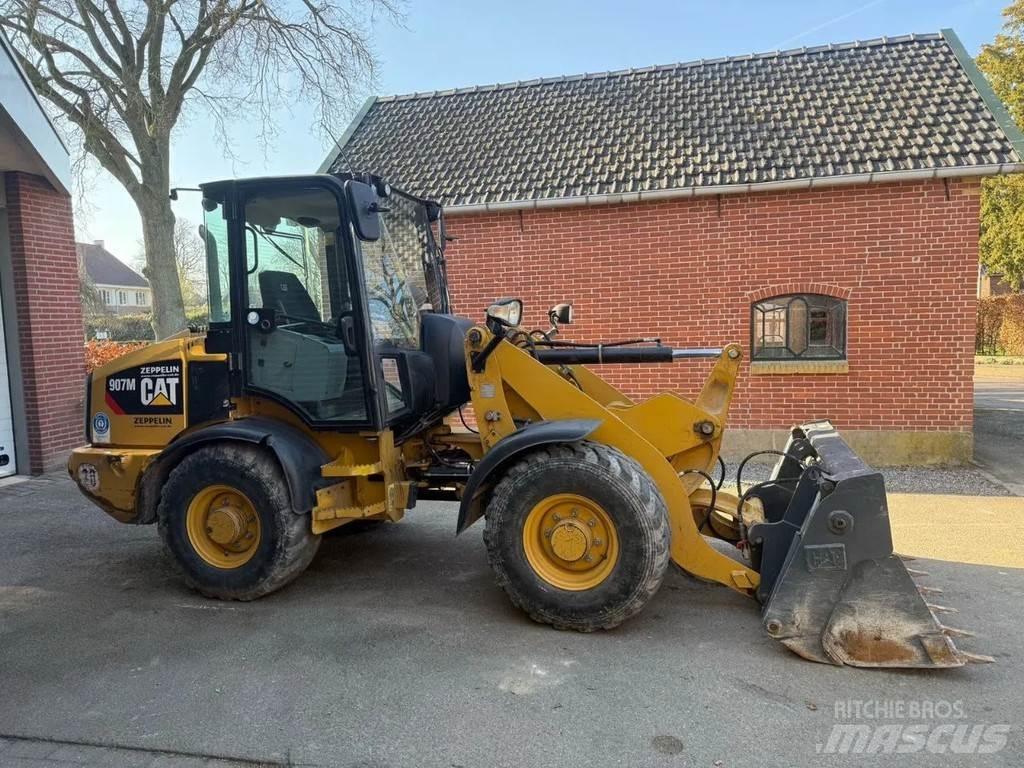 CAT 907M Pale gommate