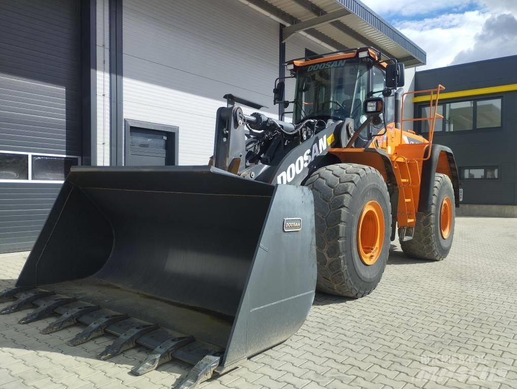 Doosan DL 420-5 Pale gommate