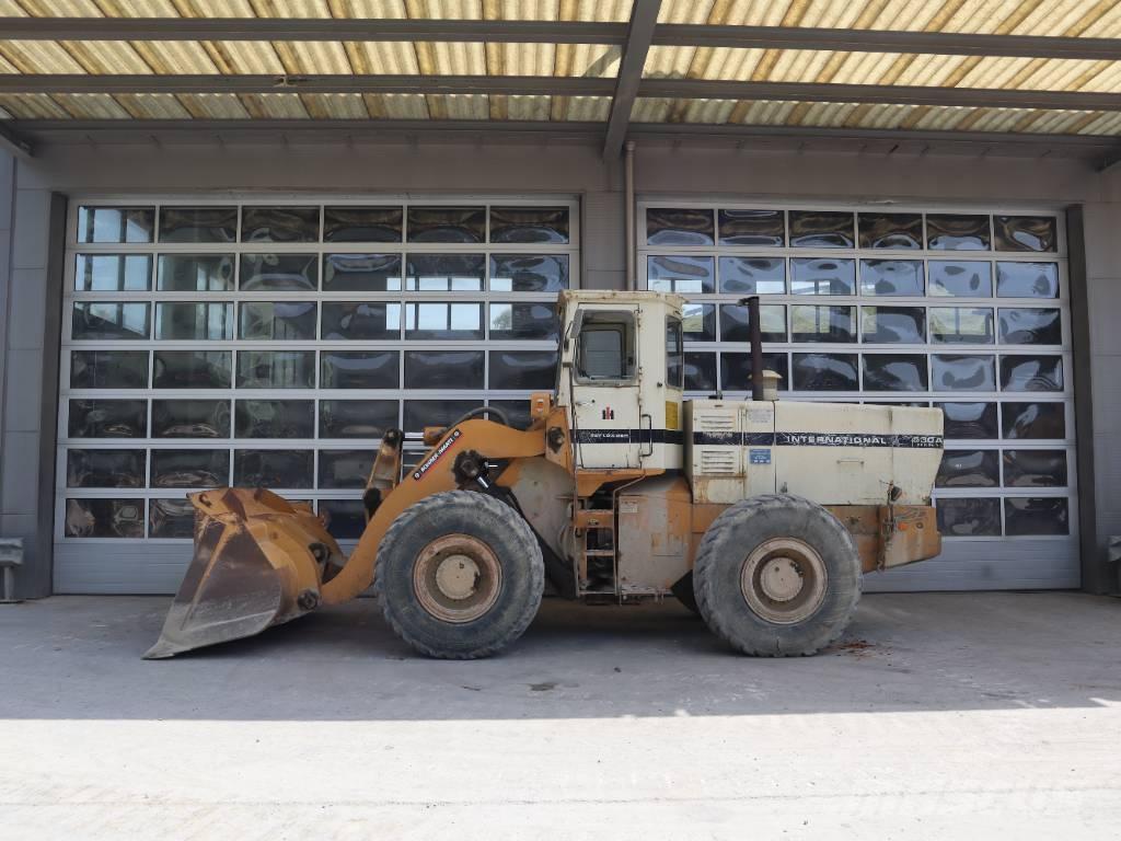 International 530 A Pale gommate