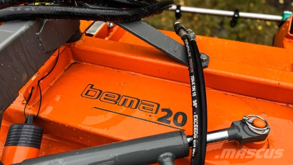 John Deere 3046R Trattori compatti