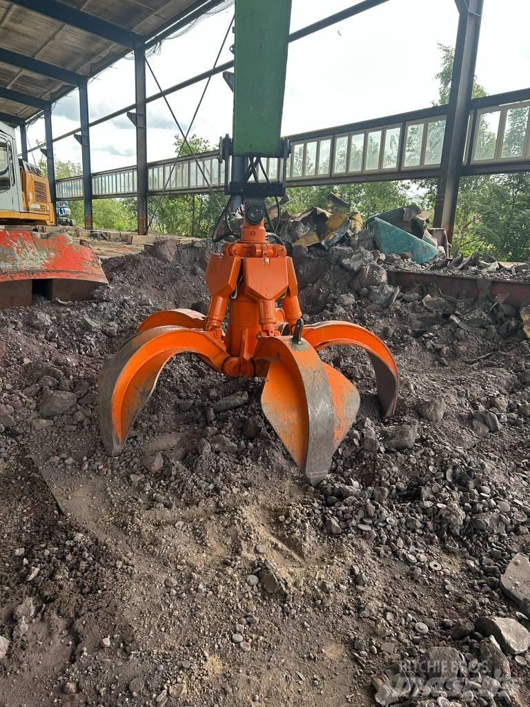 Sennebogen 835 Movimentazione rifiuti